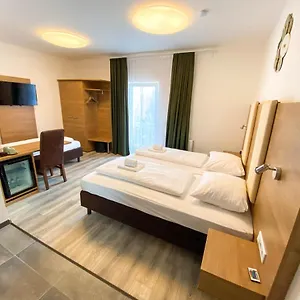  Apartment Gede